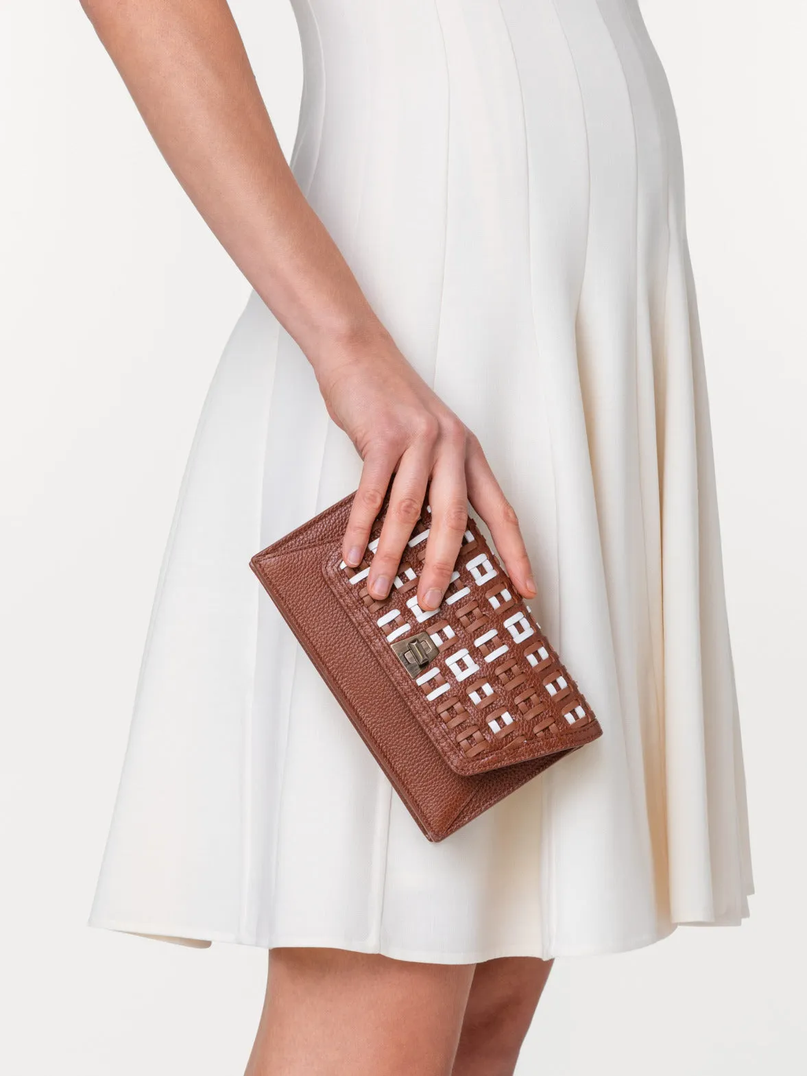 Anouk Clutch aus gewebtem Leder