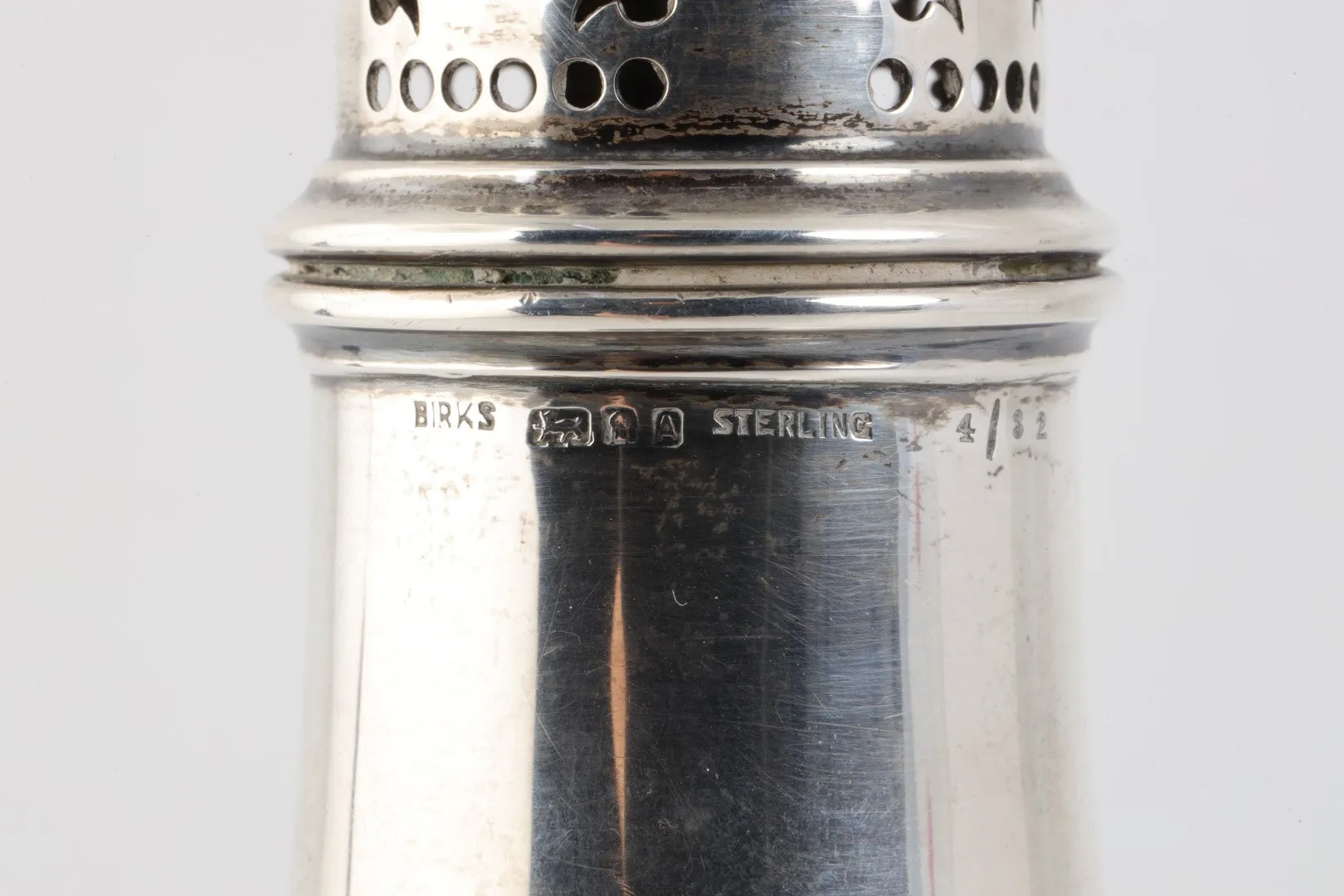 Birks Vintage 925 Silver Muffineer Sugar Shaker (120.44g.)