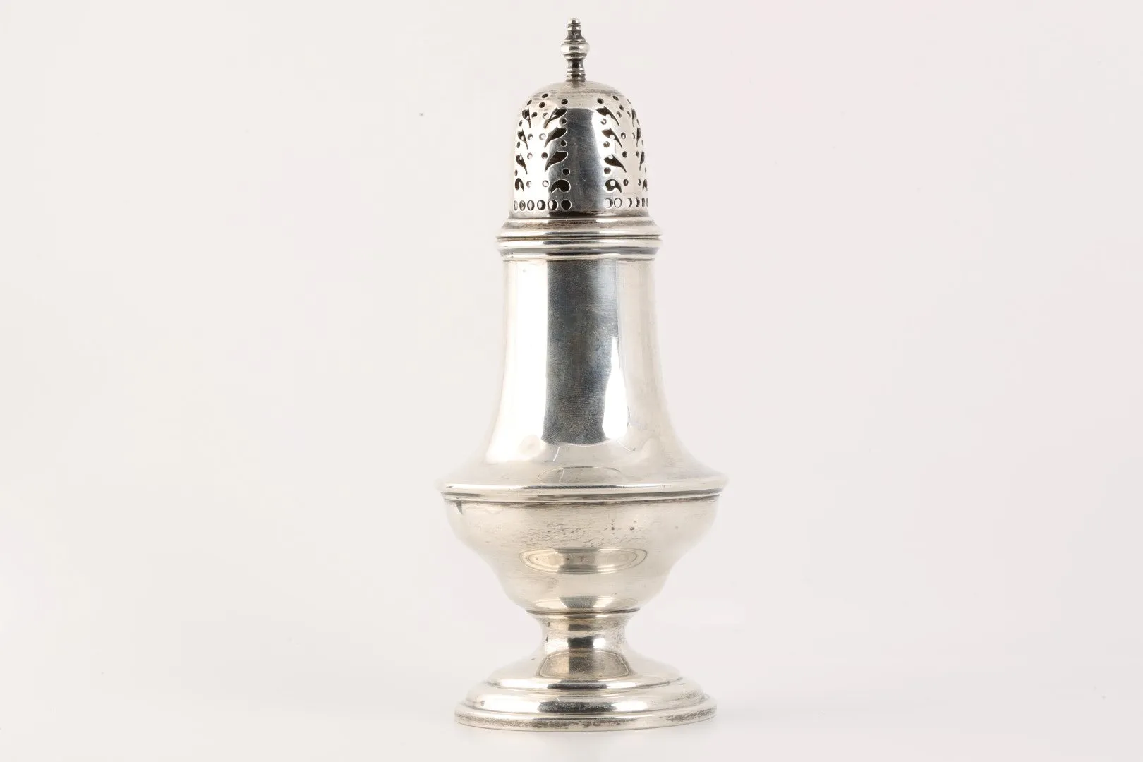 Birks Vintage 925 Silver Muffineer Sugar Shaker (120.44g.)