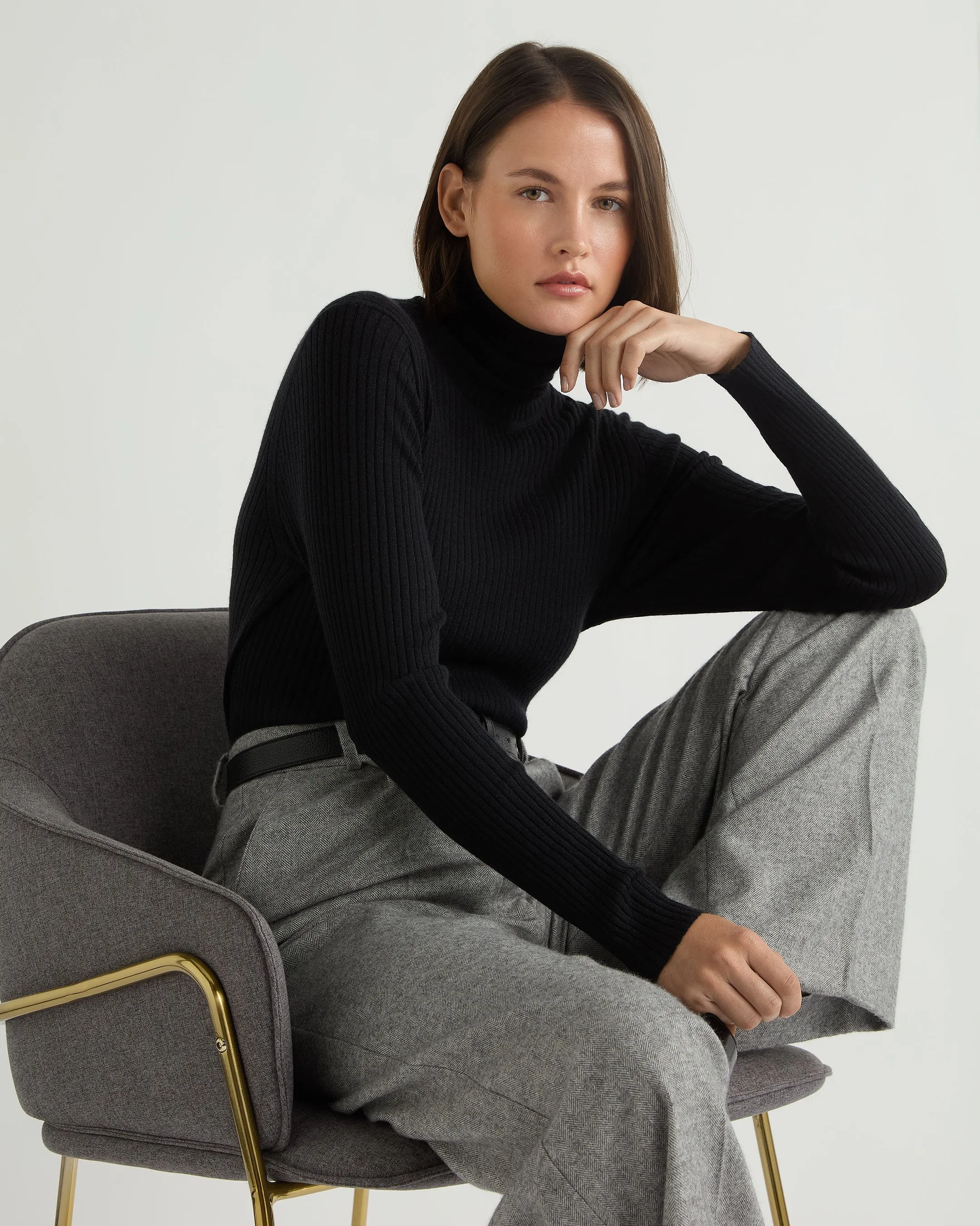 Women's Superfine Cashmere Ribbed Turtle Neck Sweater Black